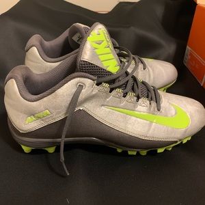 Men’s Football cleats size 9.5